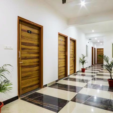 The Castle Blue Hotel Greater Noida Exterior photo