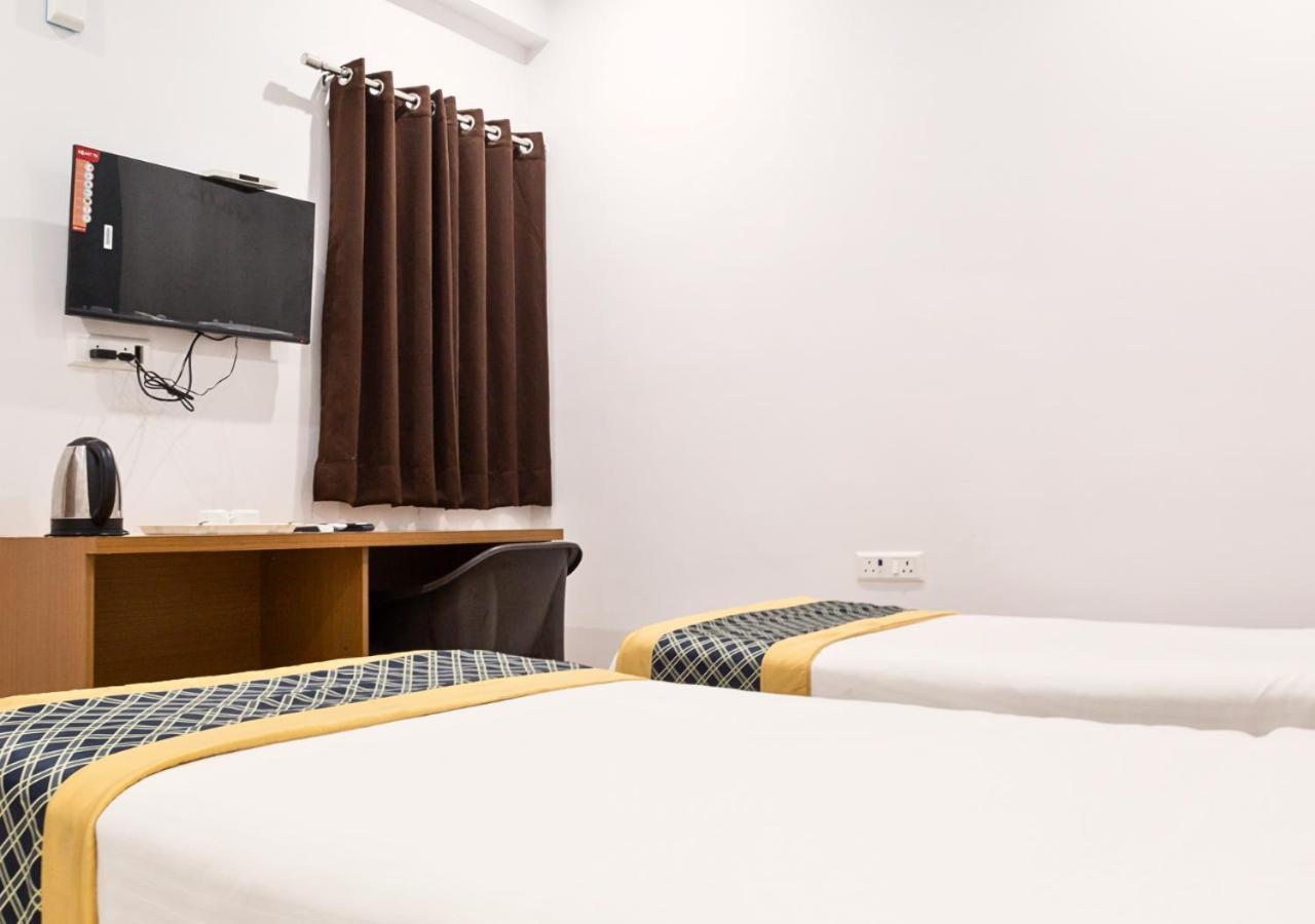 The Castle Blue Hotel Greater Noida Exterior photo